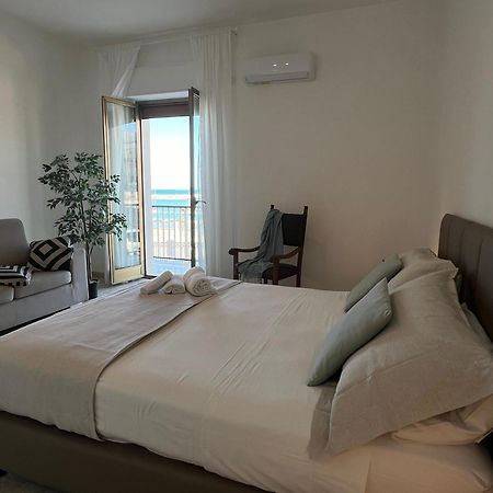 Casa Roberta With Balcony And Sea View Apartment Vieste Exterior photo