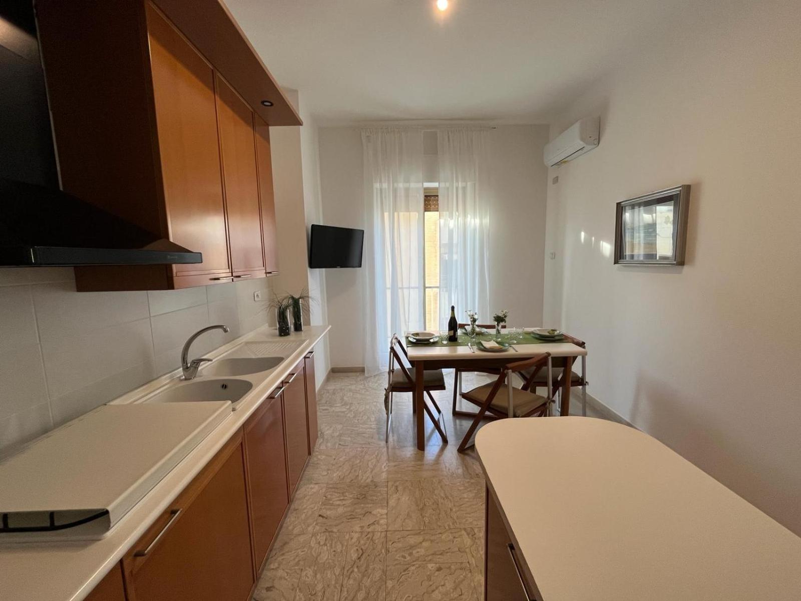 Casa Roberta With Balcony And Sea View Apartment Vieste Exterior photo