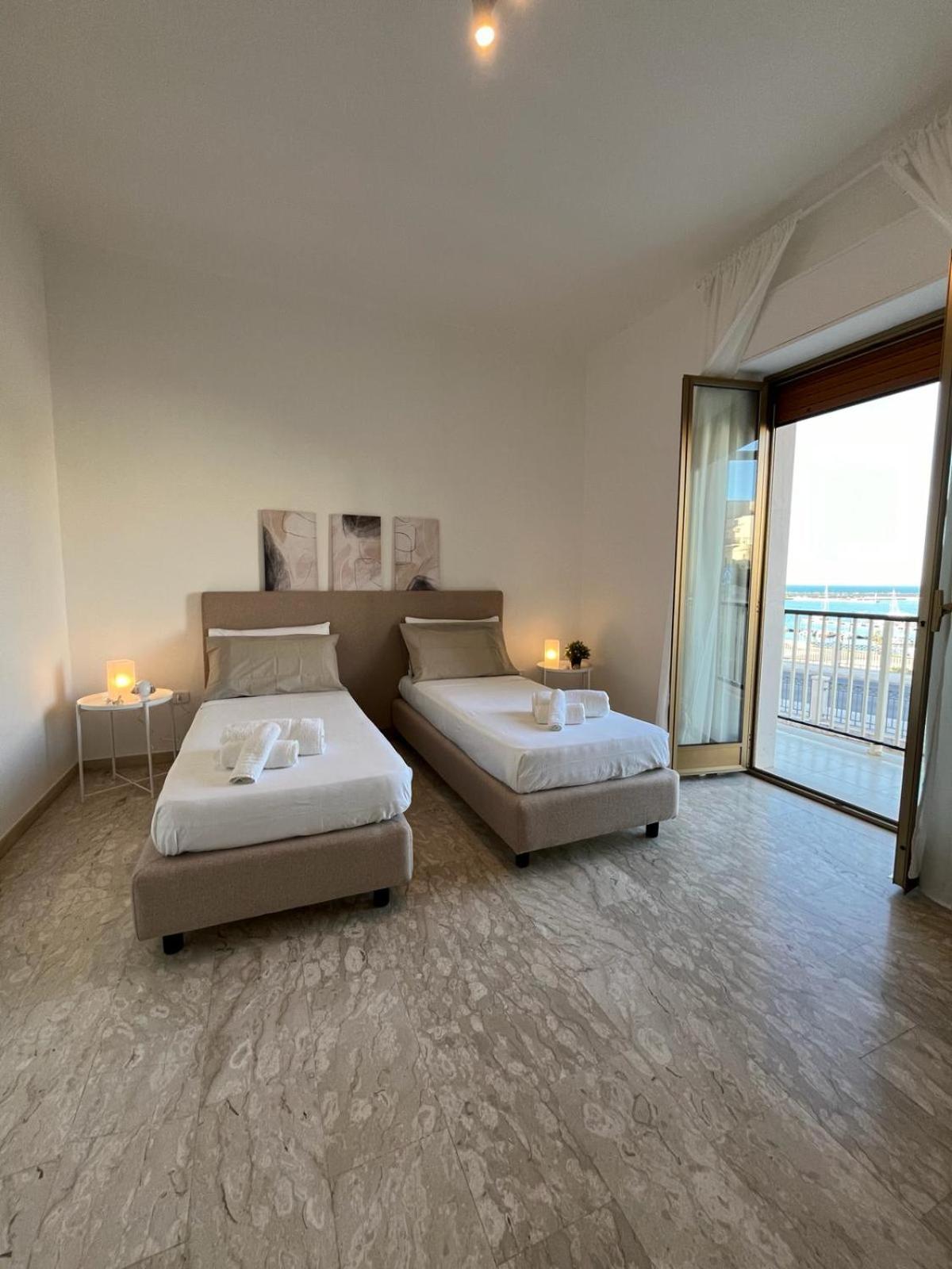 Casa Roberta With Balcony And Sea View Apartment Vieste Exterior photo