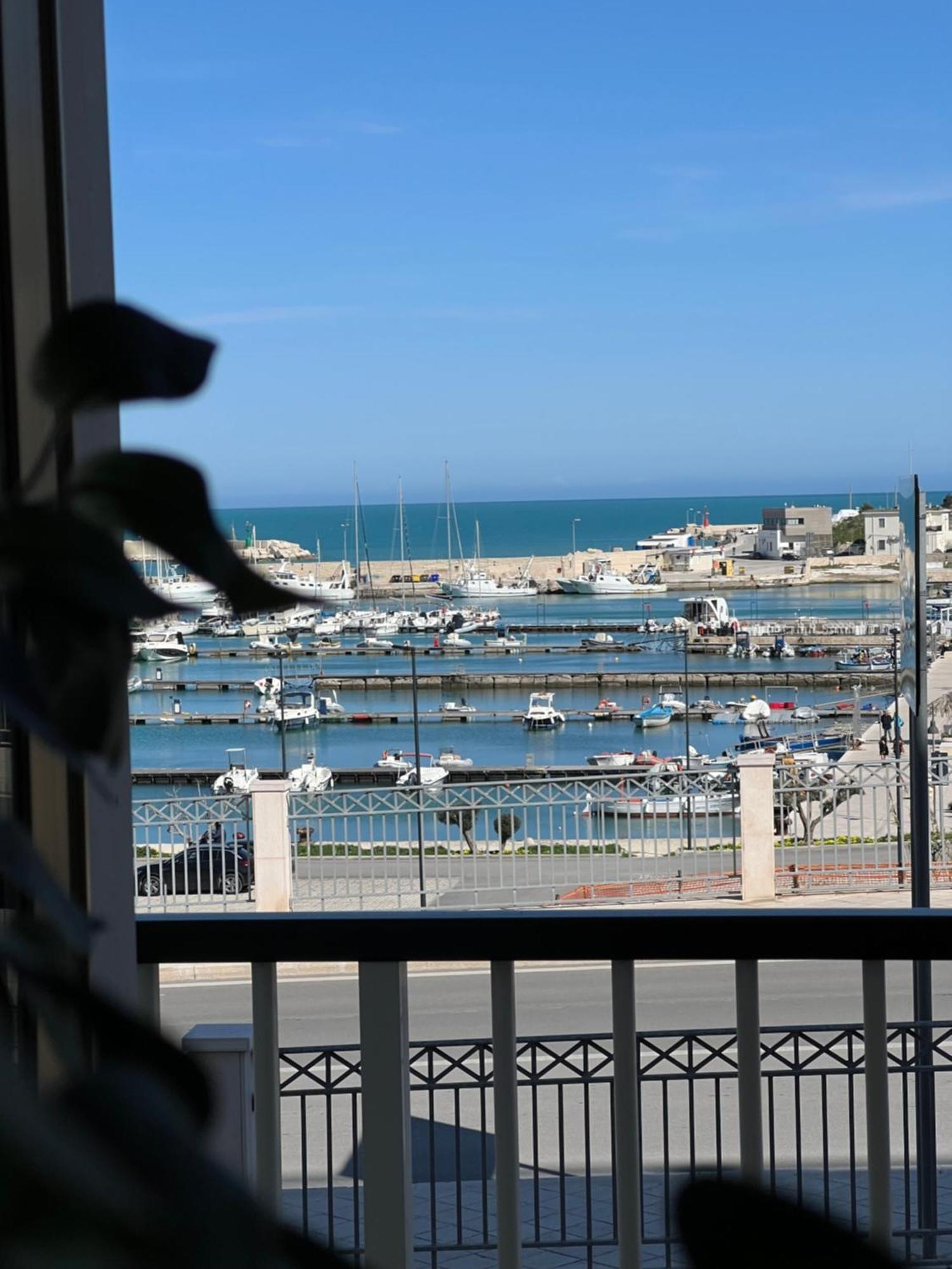 Casa Roberta With Balcony And Sea View Apartment Vieste Exterior photo