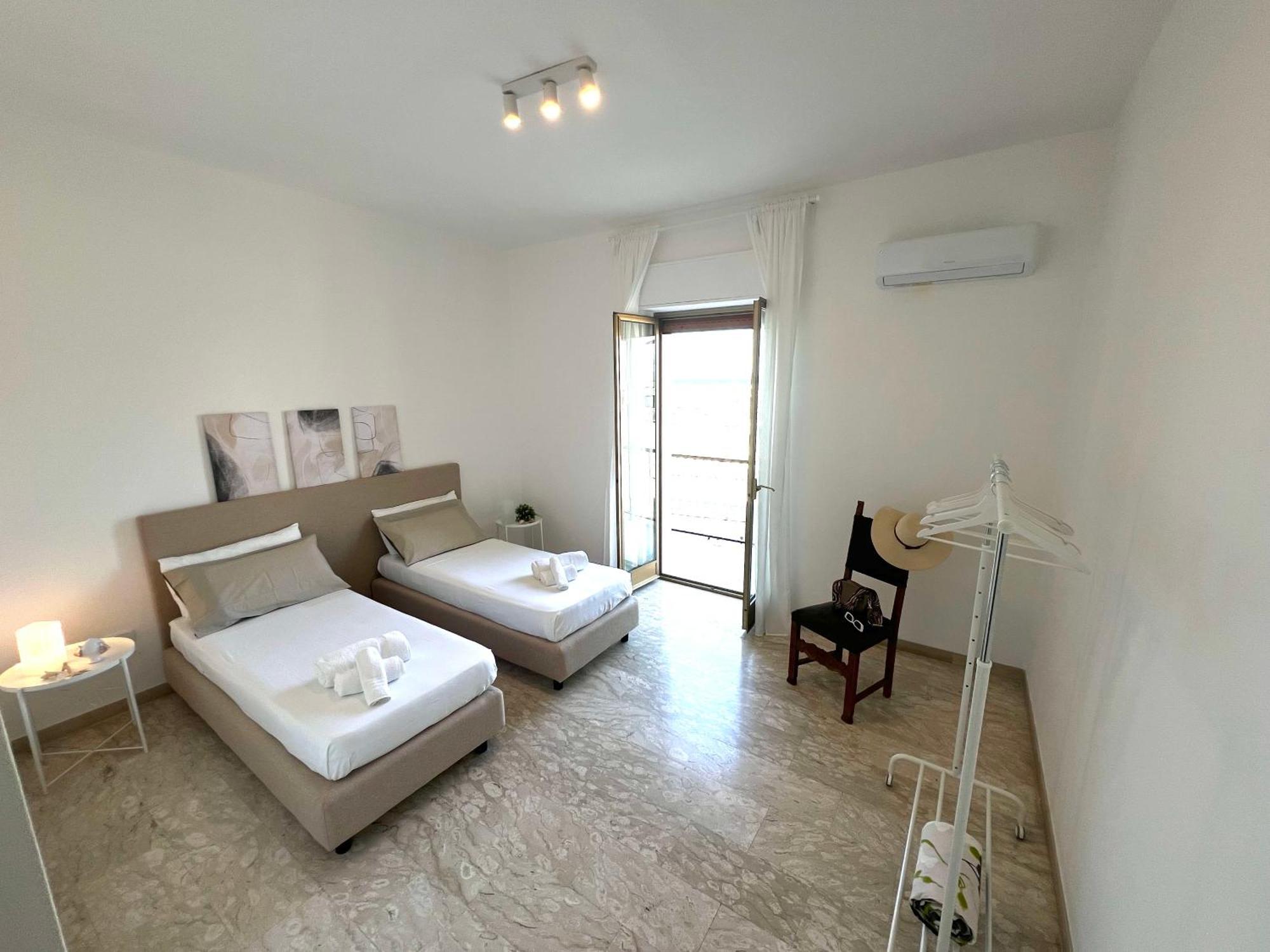 Casa Roberta With Balcony And Sea View Apartment Vieste Exterior photo