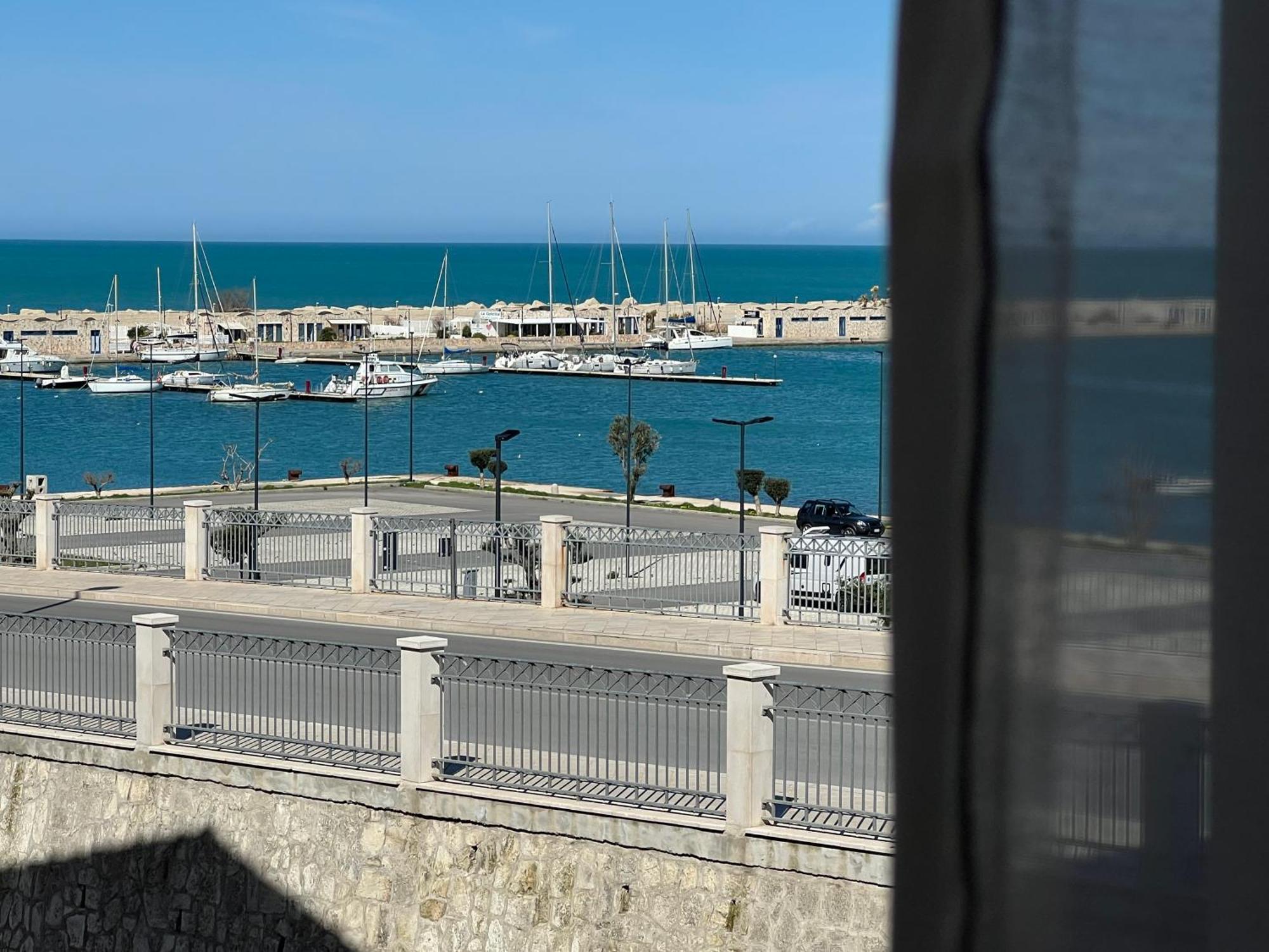 Casa Roberta With Balcony And Sea View Apartment Vieste Exterior photo